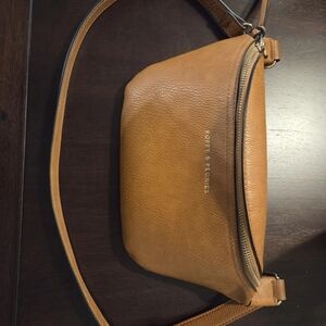 Poppy & Peonies Gold Crossbody Bag